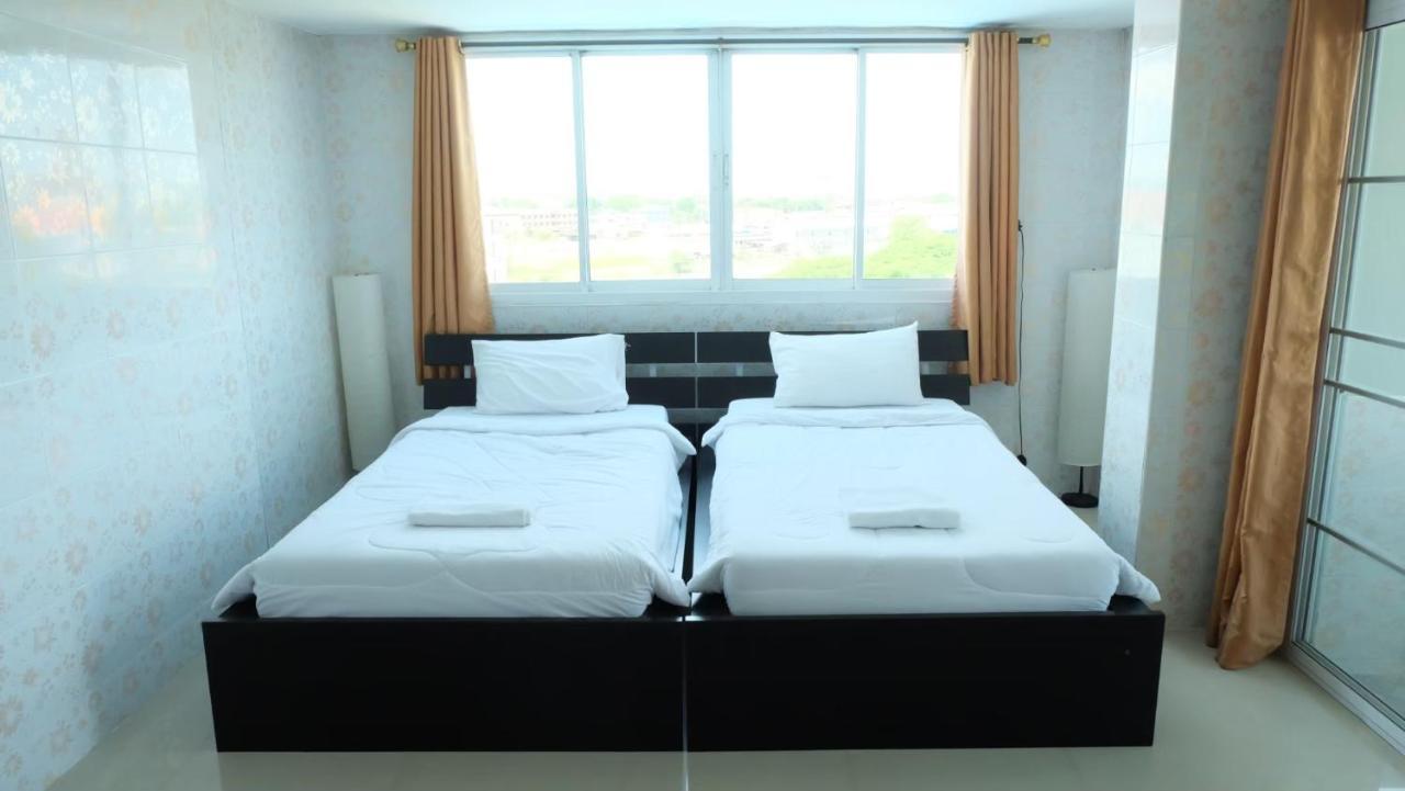 D5 Hotel สาขา หนองตำลึง Chonburi Extérieur photo