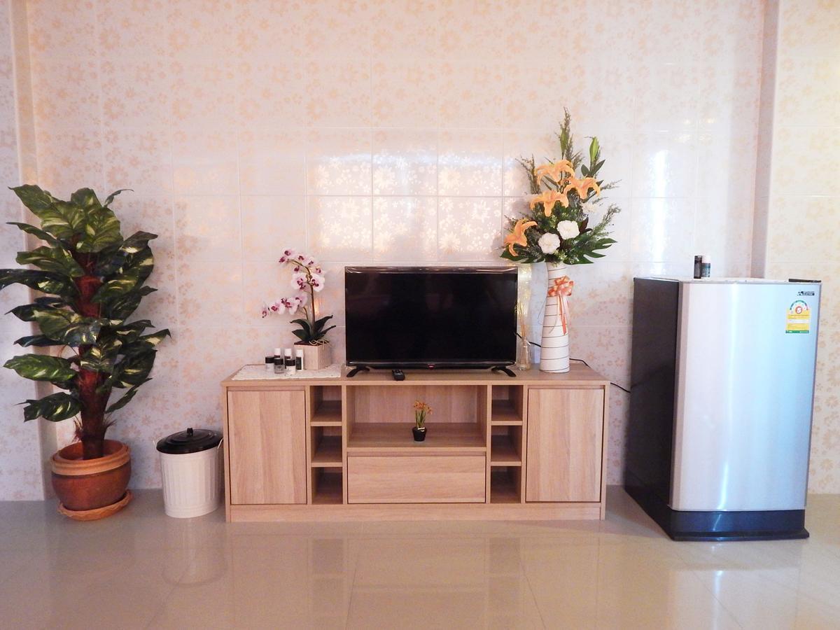 D5 Hotel สาขา หนองตำลึง Chonburi Extérieur photo